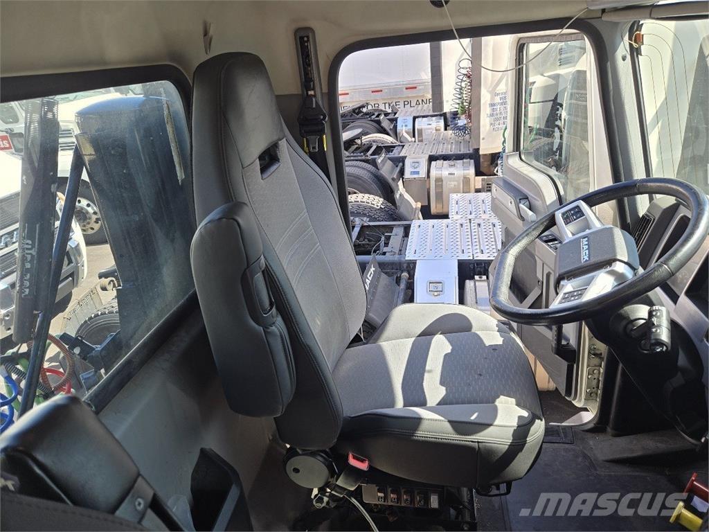 Mack AN64T Ciągniki siodłowe