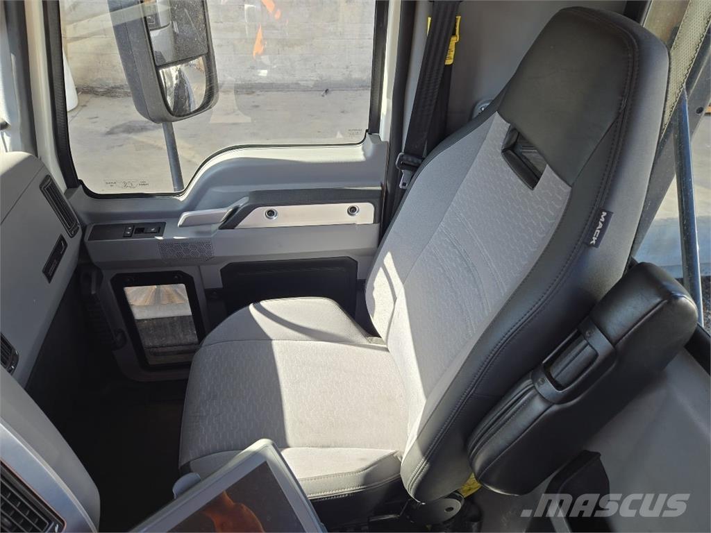 Mack AN64T Ciągniki siodłowe