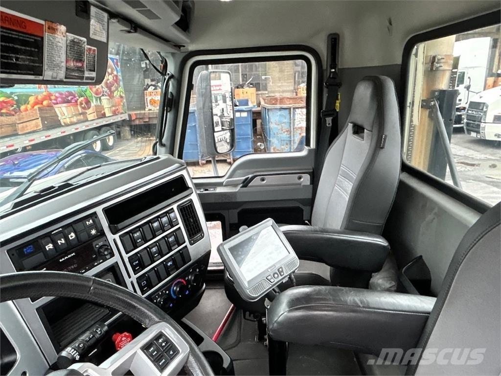 Mack AN64T Ciągniki siodłowe