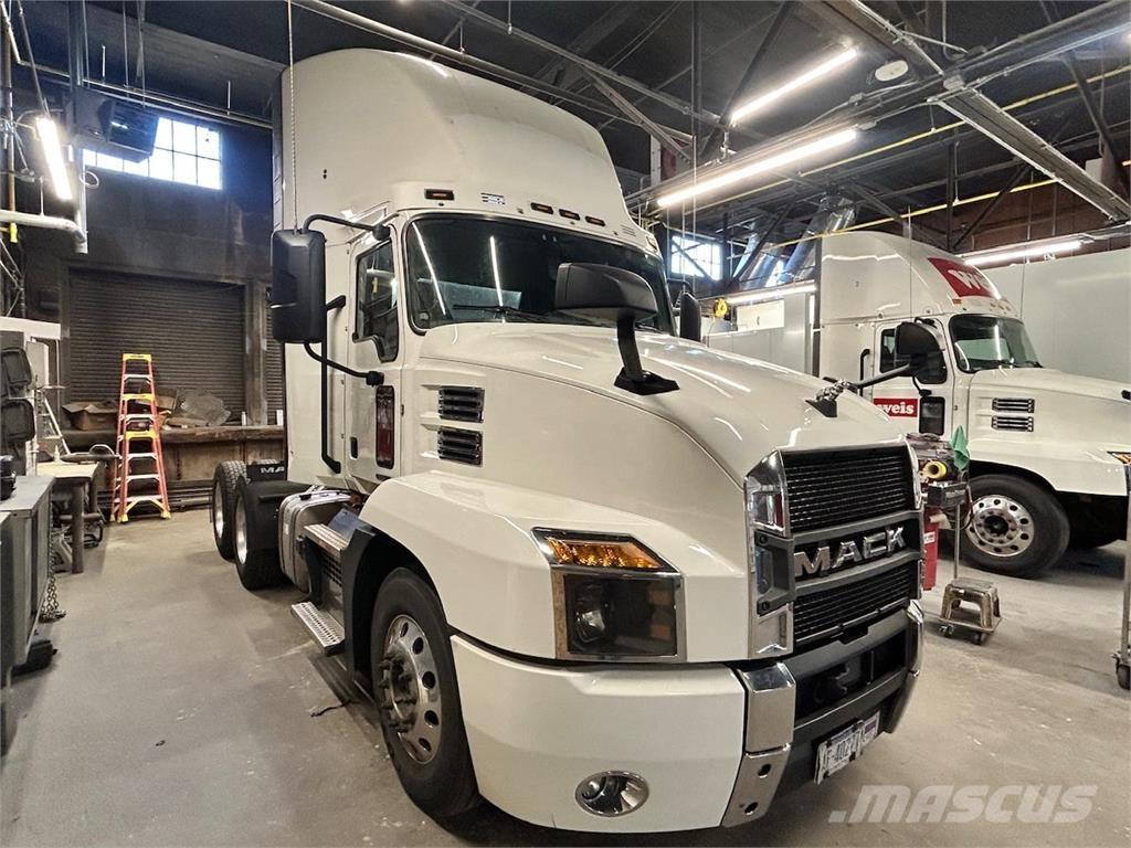 Mack AN64T Ciągniki siodłowe