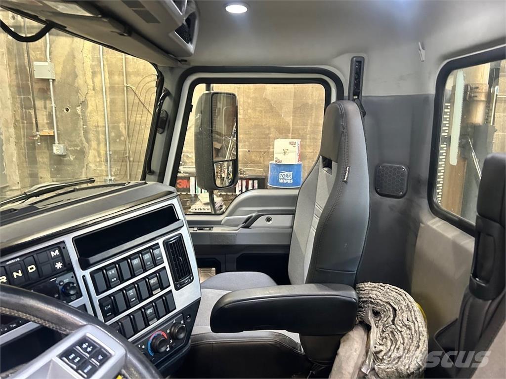 Mack AN64T Ciągniki siodłowe