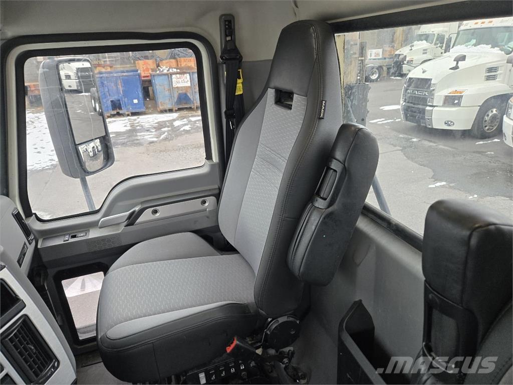 Mack AN64T Ciągniki siodłowe