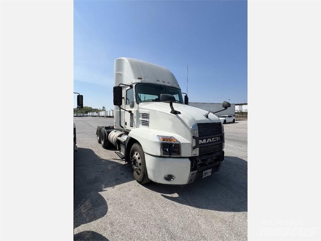 Mack Anthem AN64T Ciągniki siodłowe
