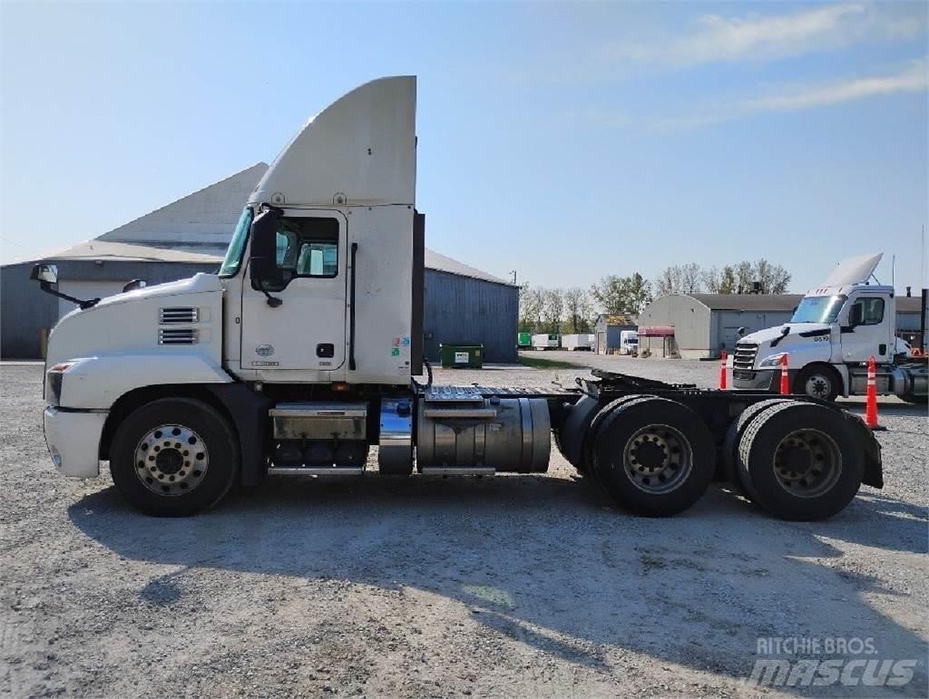 Mack Anthem AN64T Ciągniki siodłowe