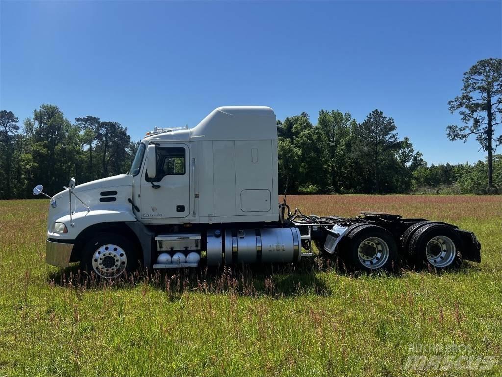 Mack CXU 613 Ciągniki siodłowe