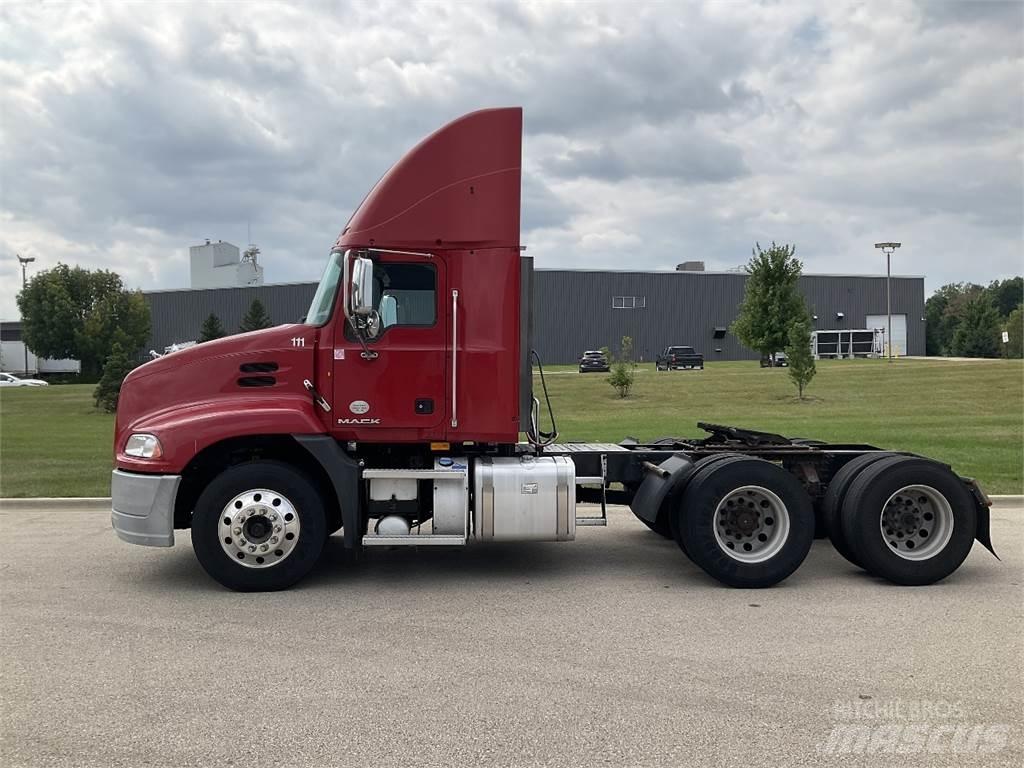 Mack CXU613 Inne