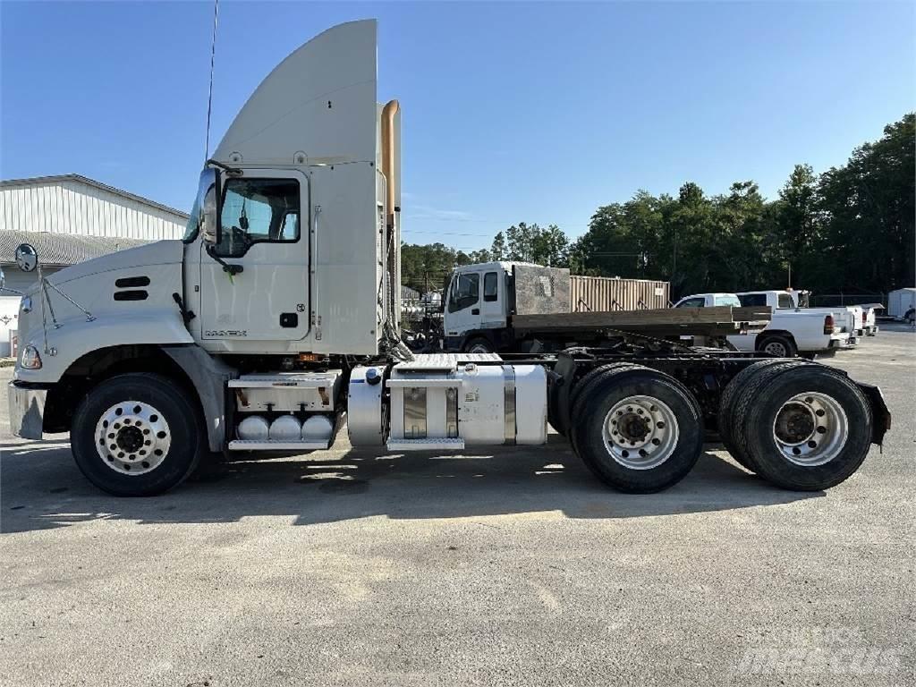 Mack CXU613 Ciągniki siodłowe