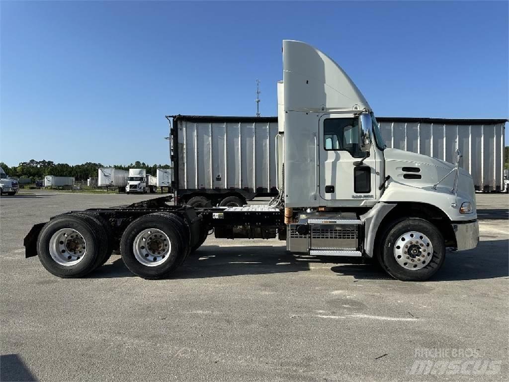 Mack CXU613 Ciągniki siodłowe