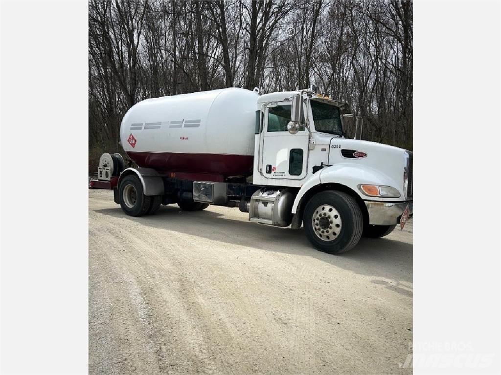 Peterbilt 335 Inne