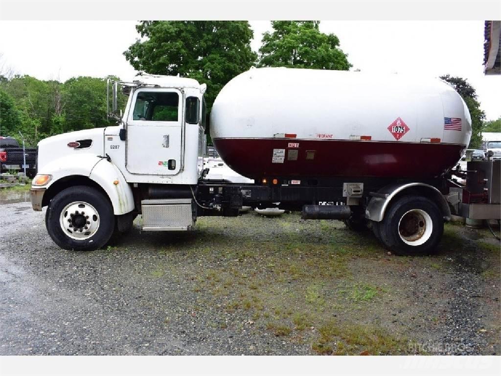 Peterbilt 335 Inne