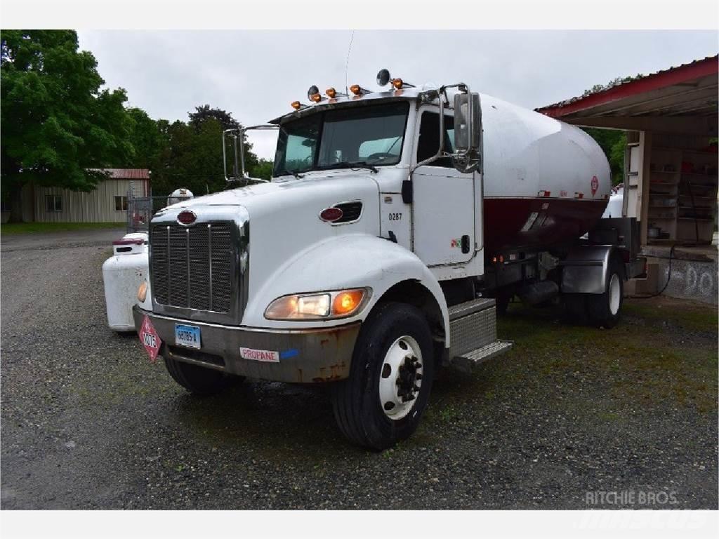 Peterbilt 335 Inne