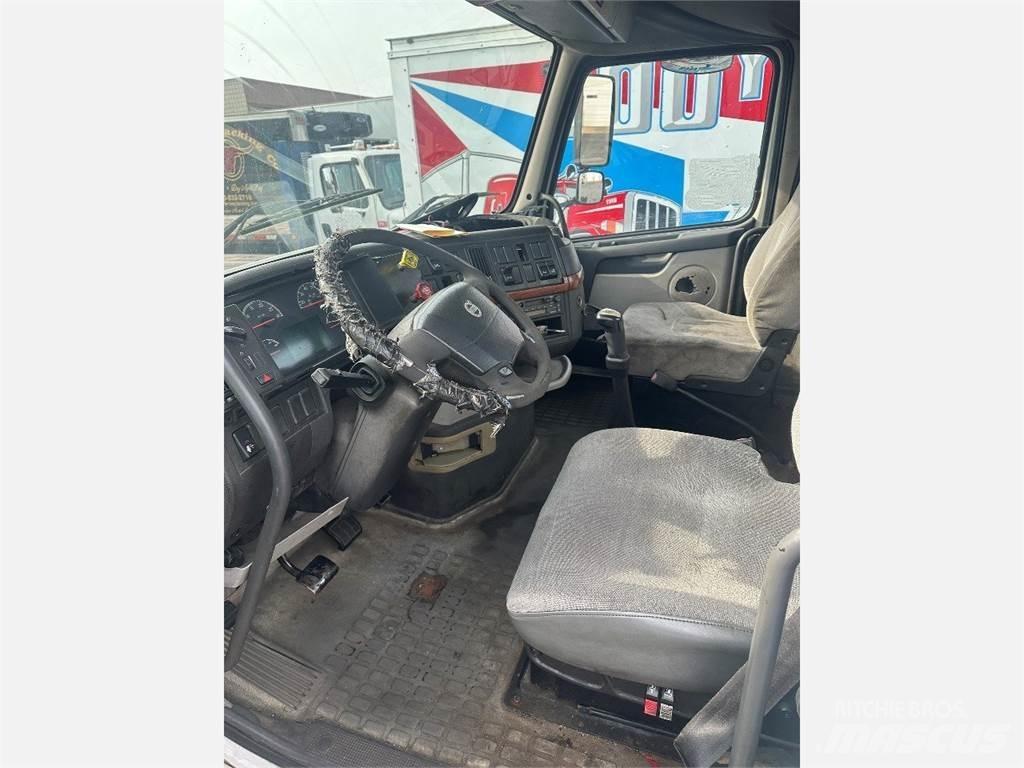 Volvo VNL300 Ciągniki siodłowe