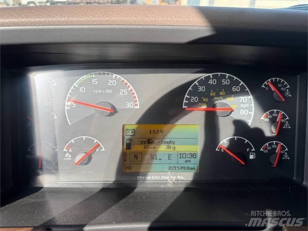 Volvo VNL670 Ciągniki siodłowe