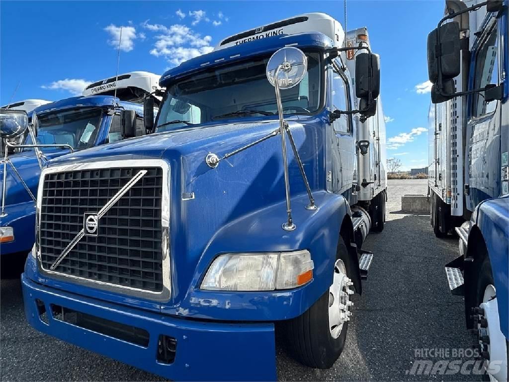 Volvo VNM64T200 Chłodnie samochodowe