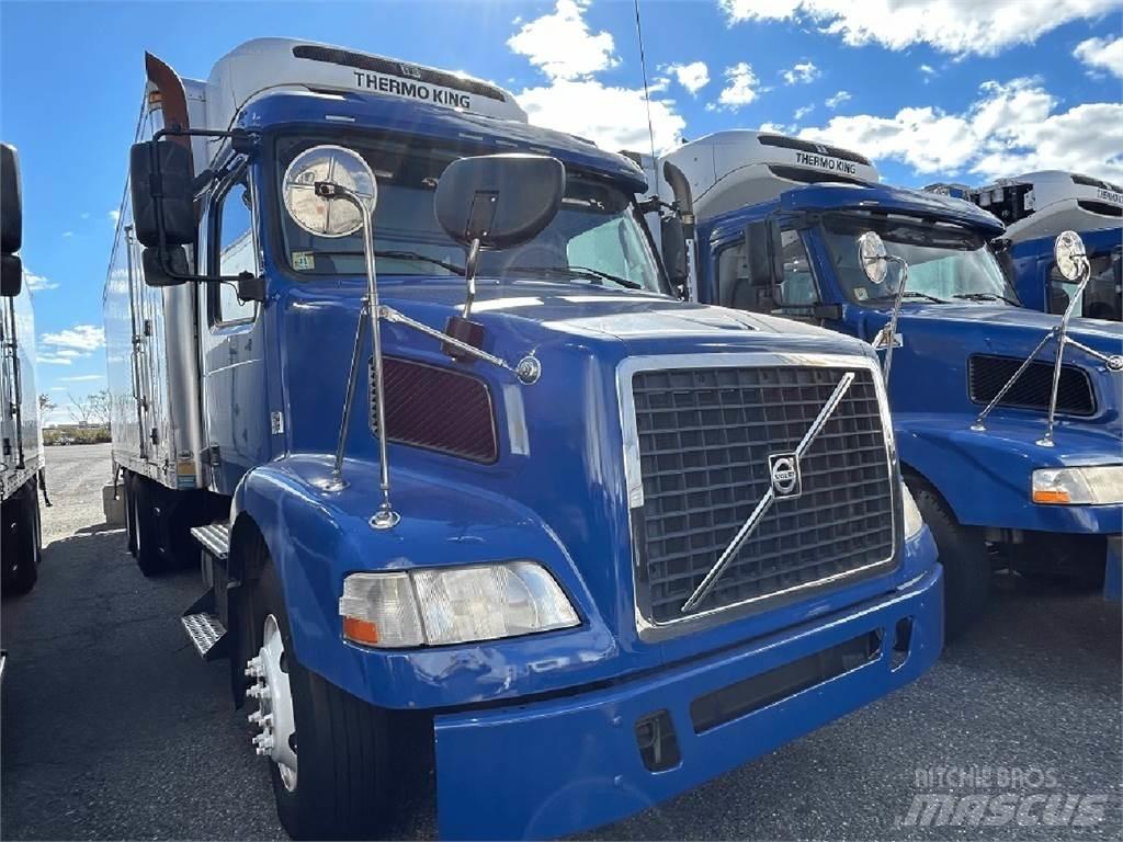 Volvo VNM64T200 Chłodnie samochodowe
