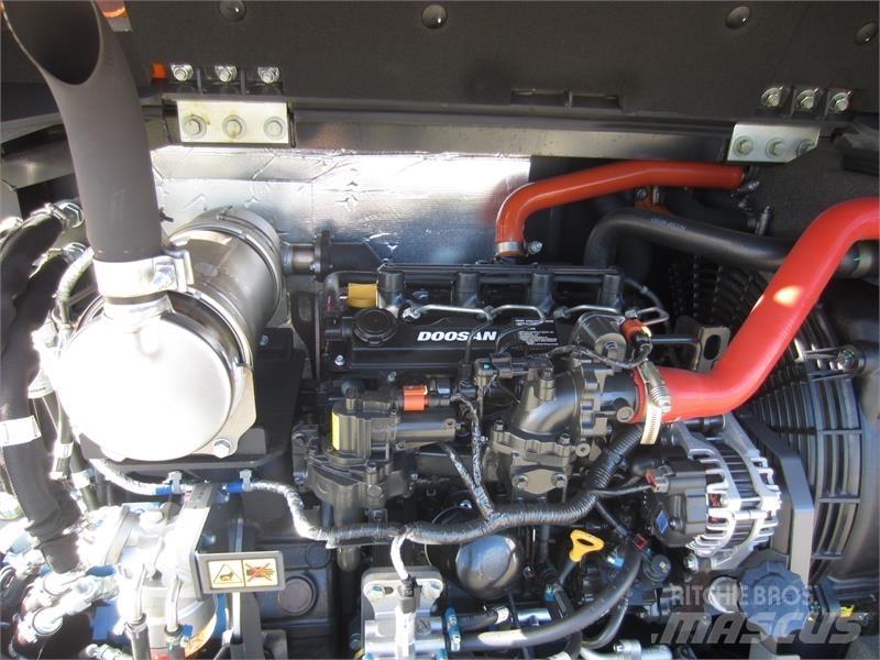 Develon DX57W-7 Minikoparki