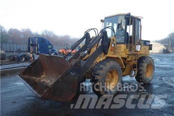 CAT IT24F Ładowarki kołowe