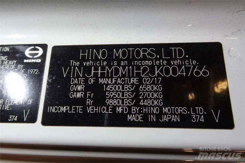 Hino 155 Samochody ciężarowe ze skrzynią zamkniętą