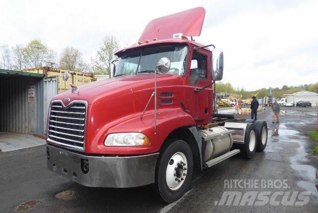 Mack CXN613 Pojazdy pod zabudowę