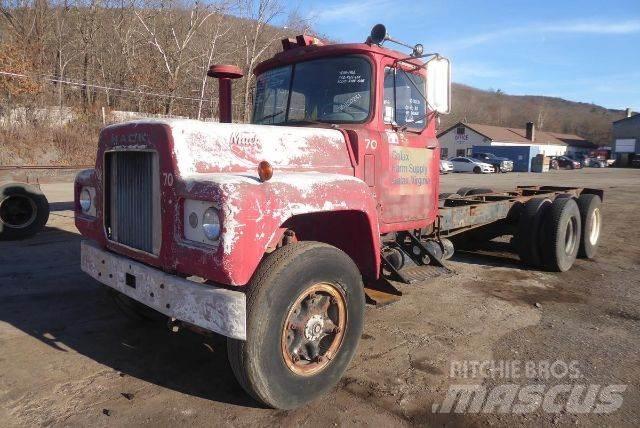 Mack R611 Pojazdy pod zabudowę