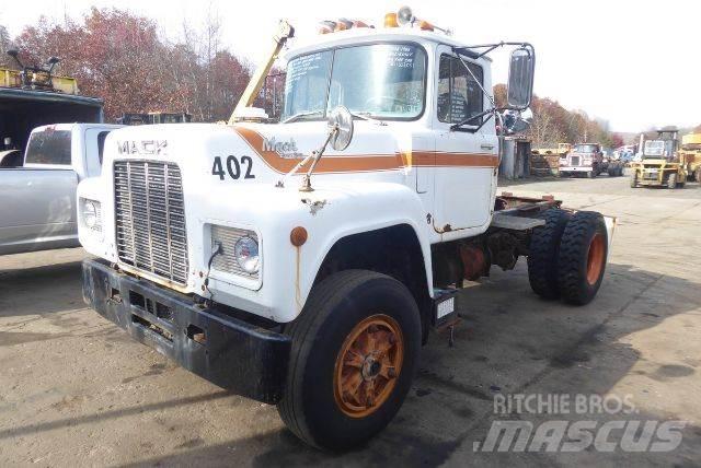 Mack R690T Pojazdy pod zabudowę