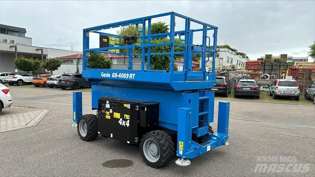 Genie GS-4069 RT Podnośniki nożycowe