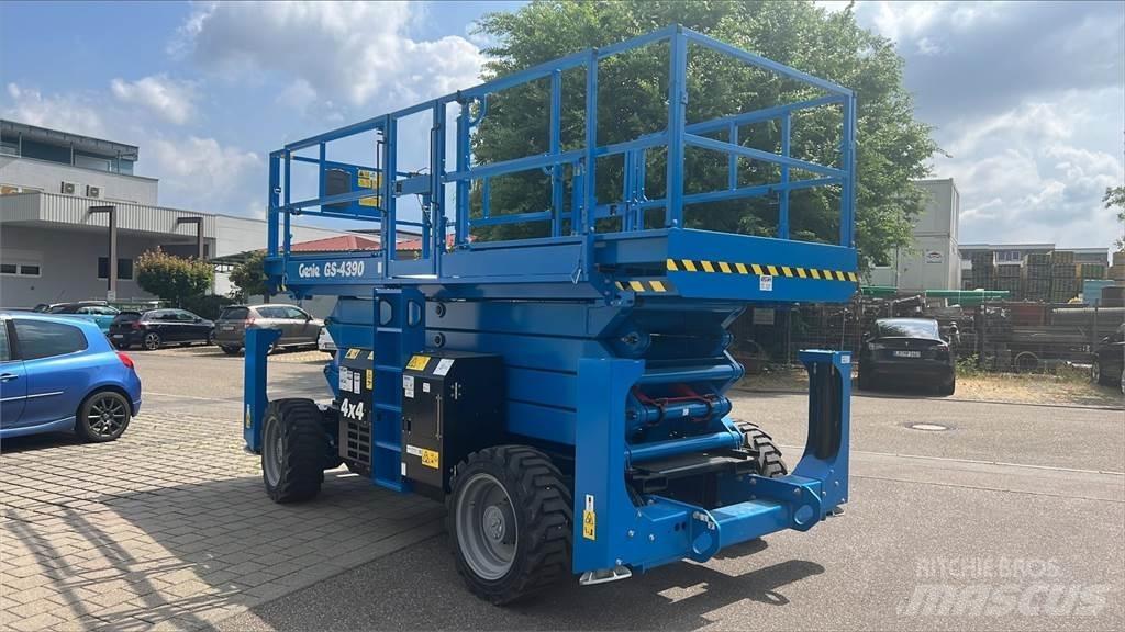 Genie GS-4390RT Podnośniki nożycowe