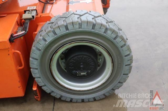 JLG E300AJP Podnośniki przegubowe