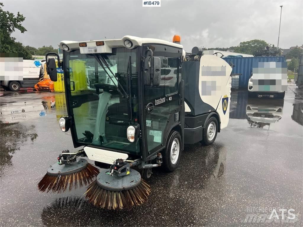 Boschung S2 sweeper Zamiatarki