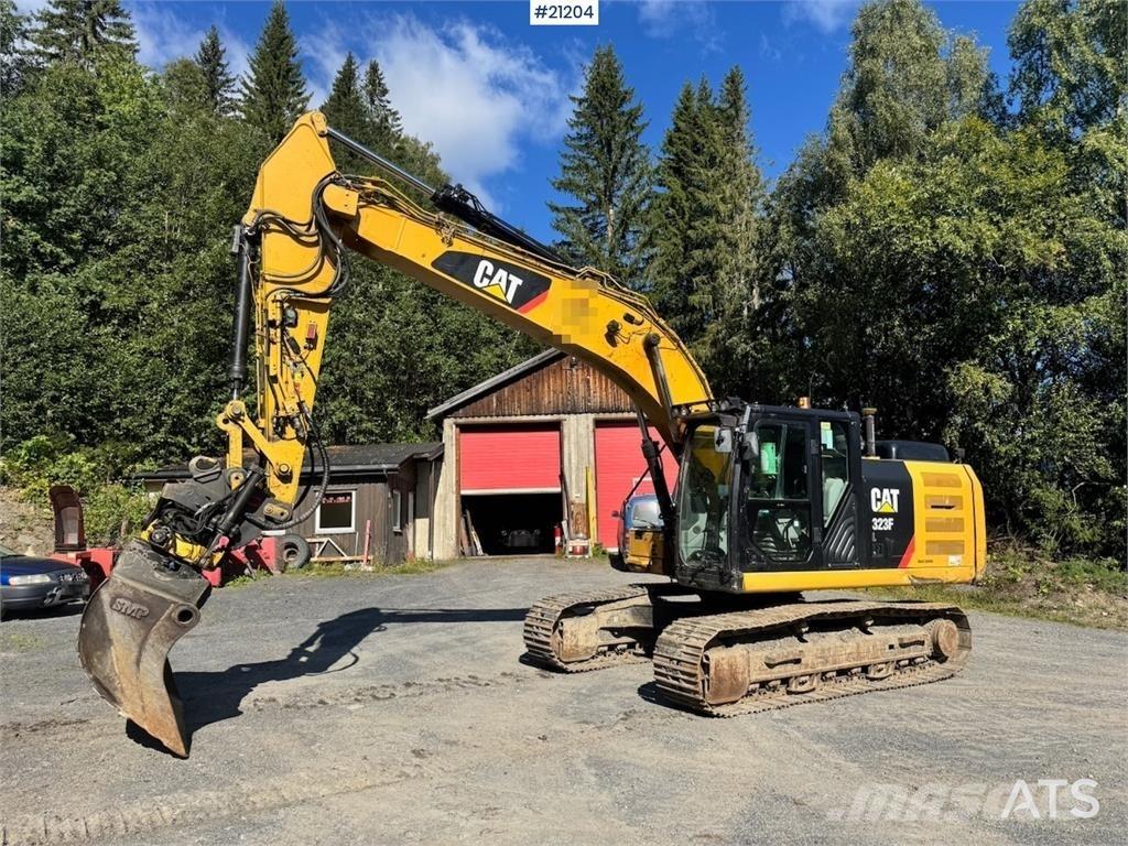 CAT 323FL Koparki gąsienicowe