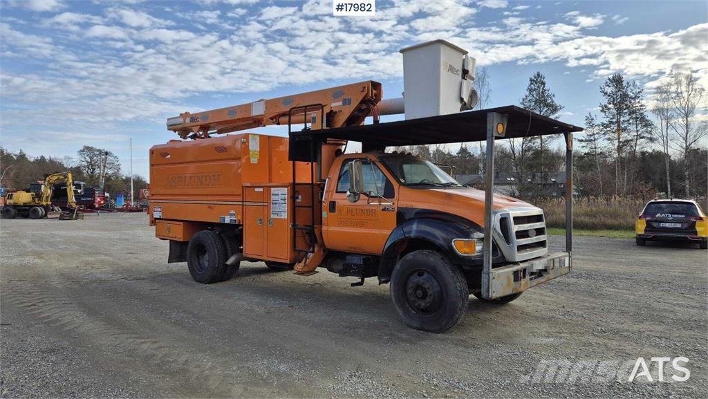 Ford F750 Żurawie samochodowe