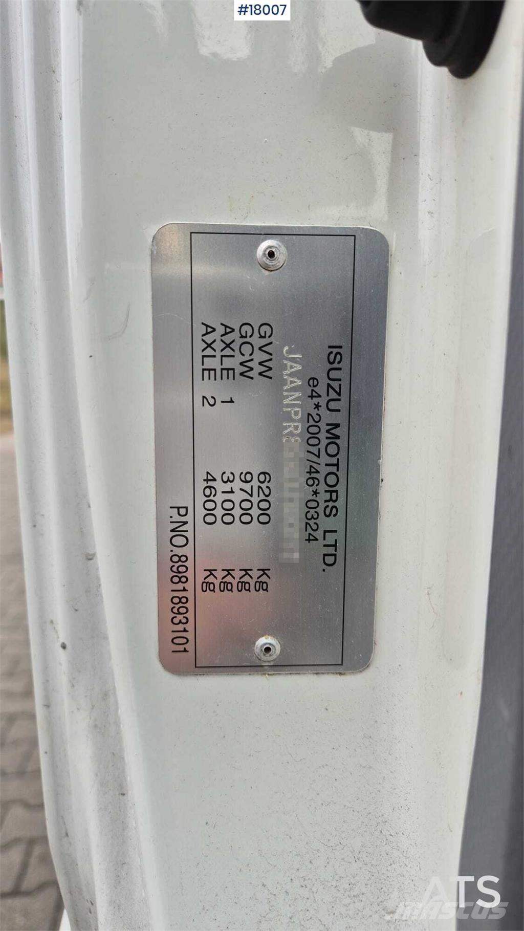 Isuzu N2R Żurawie samochodowe