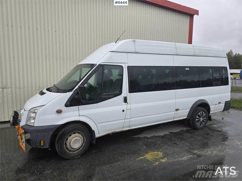 Ford Transit Minibusy