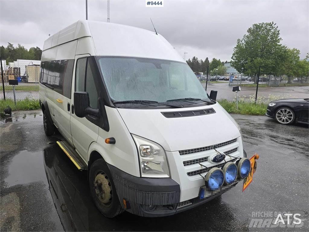 Ford Transit Minibusy