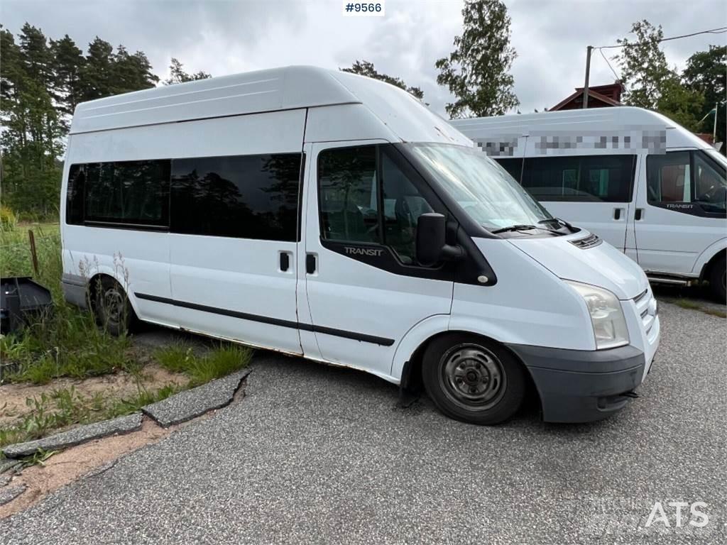 Ford Transit Minibusy