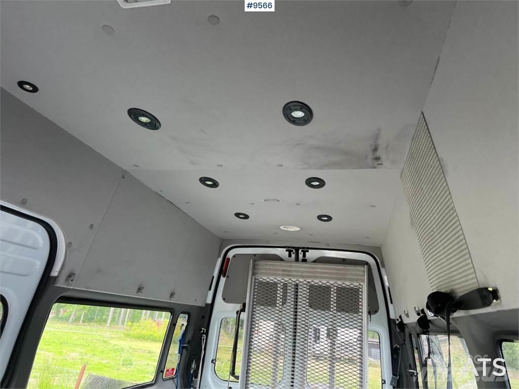 Ford Transit Minibusy