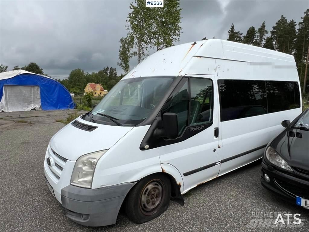 Ford Transit Minibusy