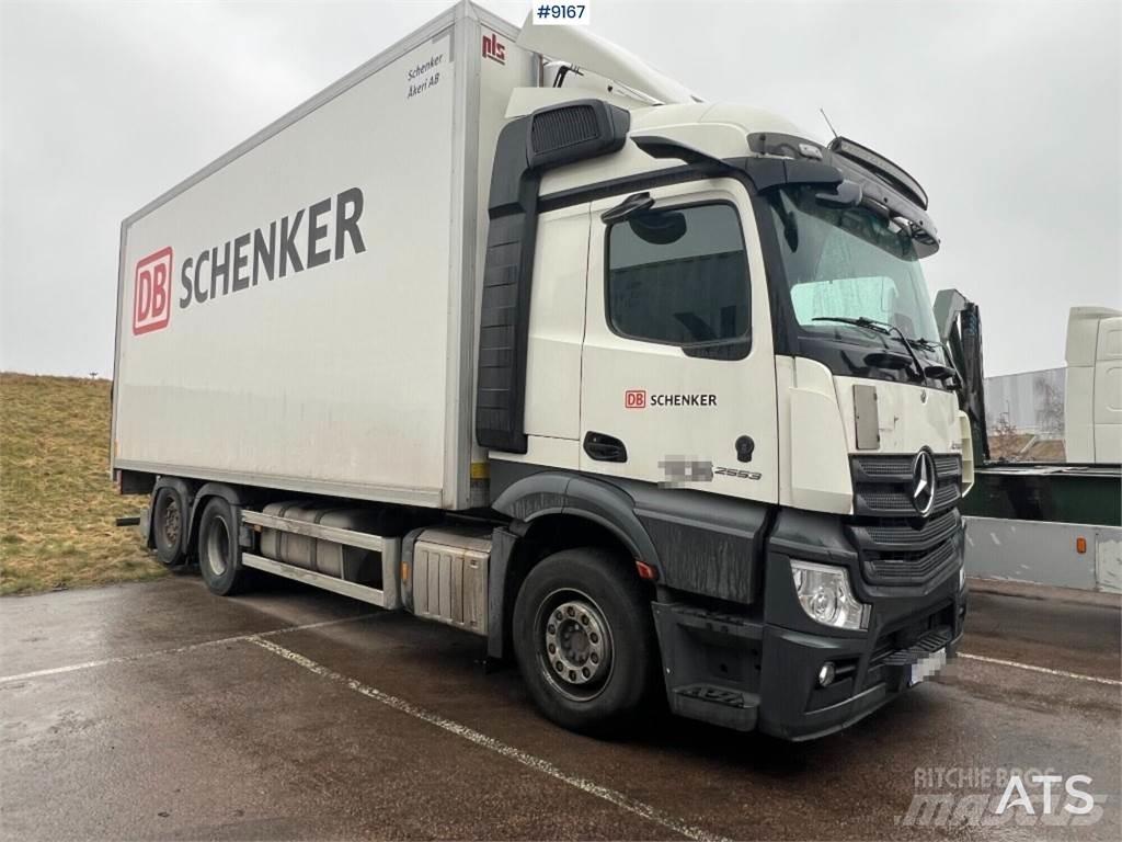Mercedes-Benz Actros Samochody ciężarowe ze skrzynią zamkniętą