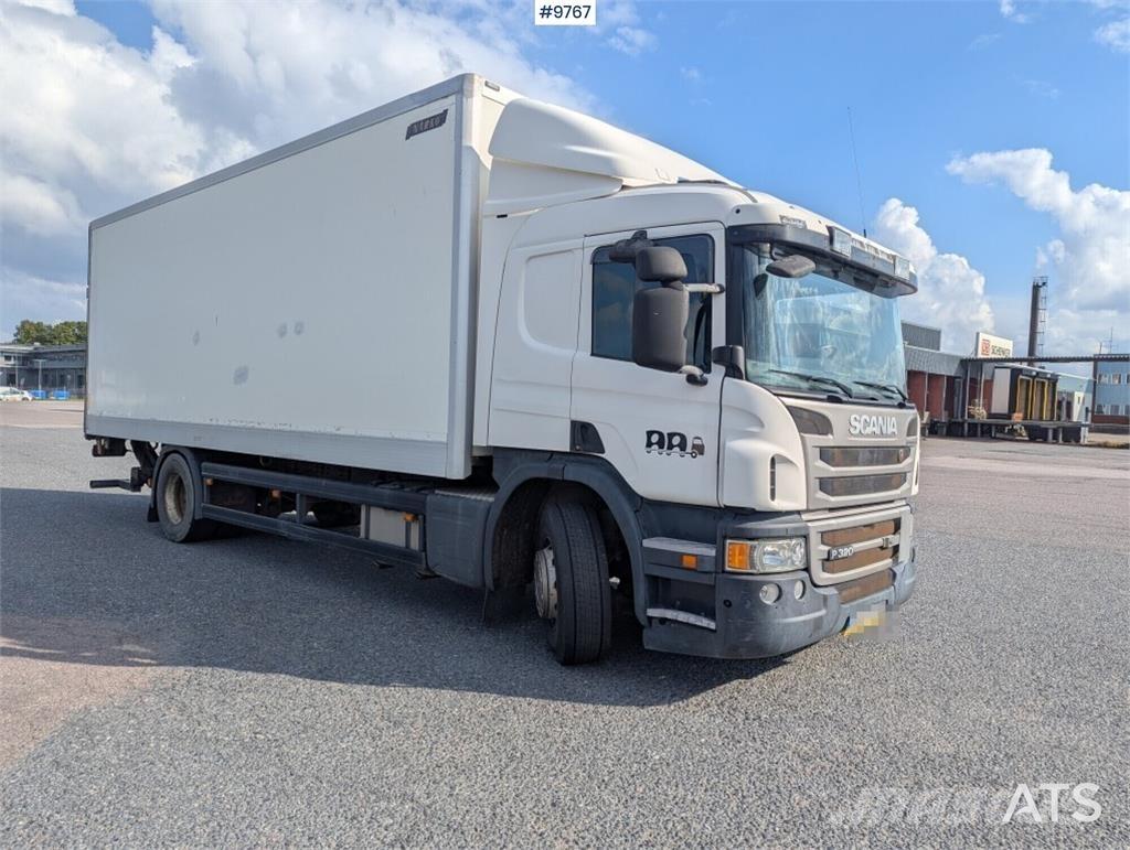 Scania P320 Samochody ciężarowe ze skrzynią zamkniętą