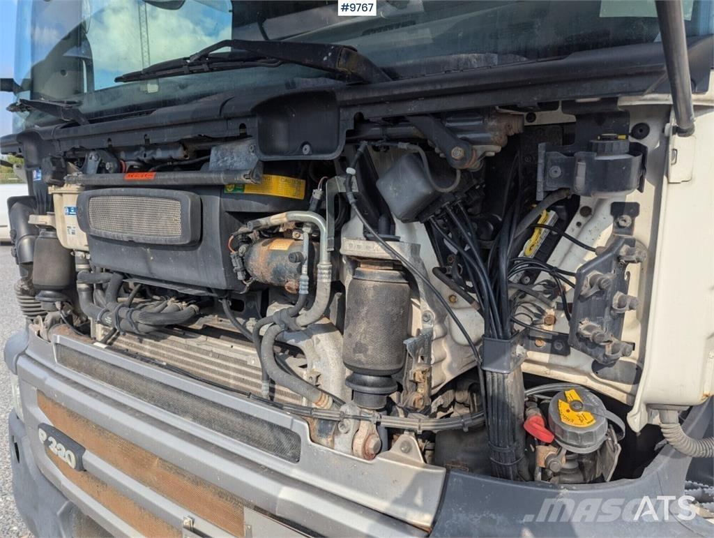 Scania P320 Samochody ciężarowe ze skrzynią zamkniętą
