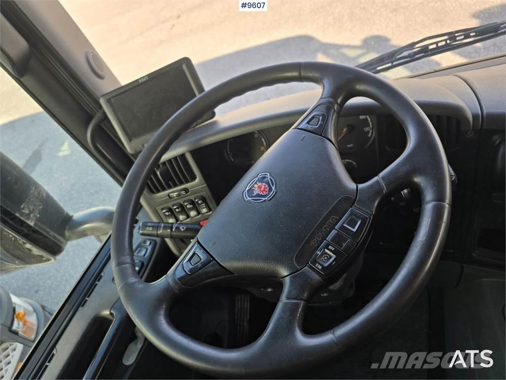 Scania P320 Skåpbil Samochody ciężarowe ze skrzynią zamkniętą