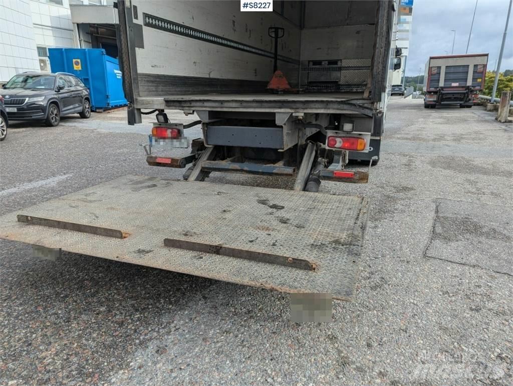 Volvo FL Samochody ciężarowe ze skrzynią zamkniętą