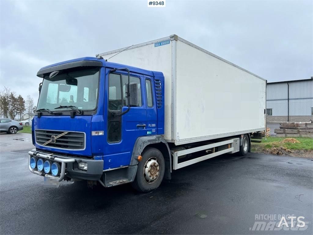Volvo FL6 4X2 Samochody ciężarowe ze skrzynią zamkniętą