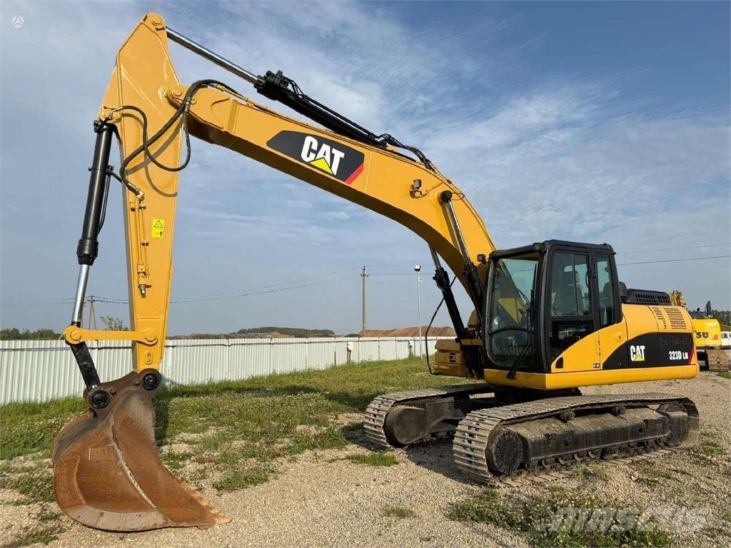 CAT 323 D Koparki gąsienicowe