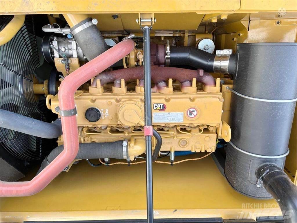 CAT 323D3 Koparki gąsienicowe