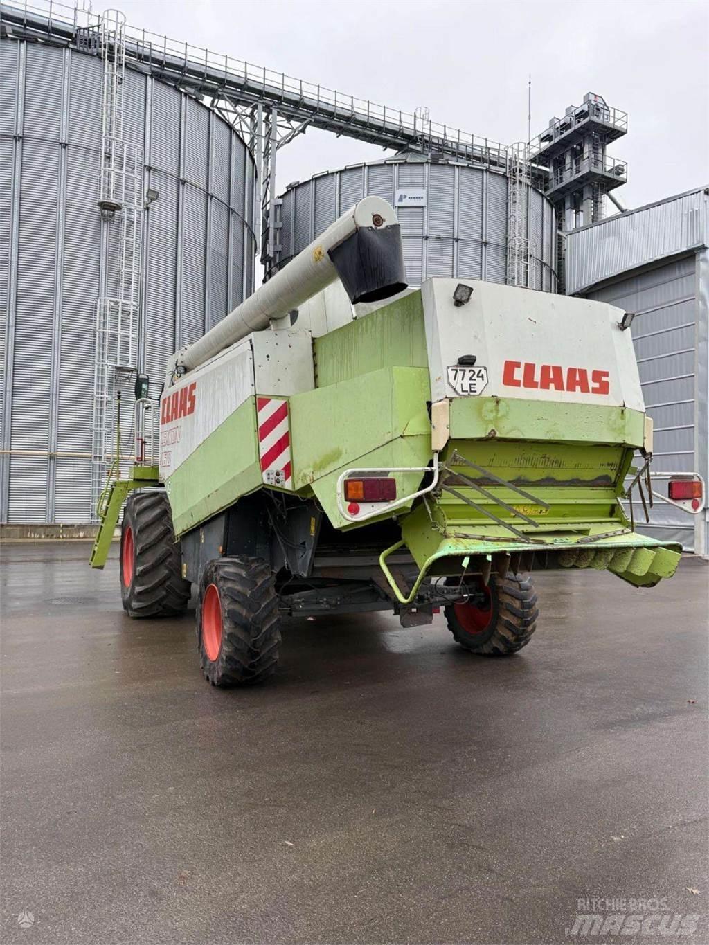 CLAAS LEXION 460 Kombajny zbożowe