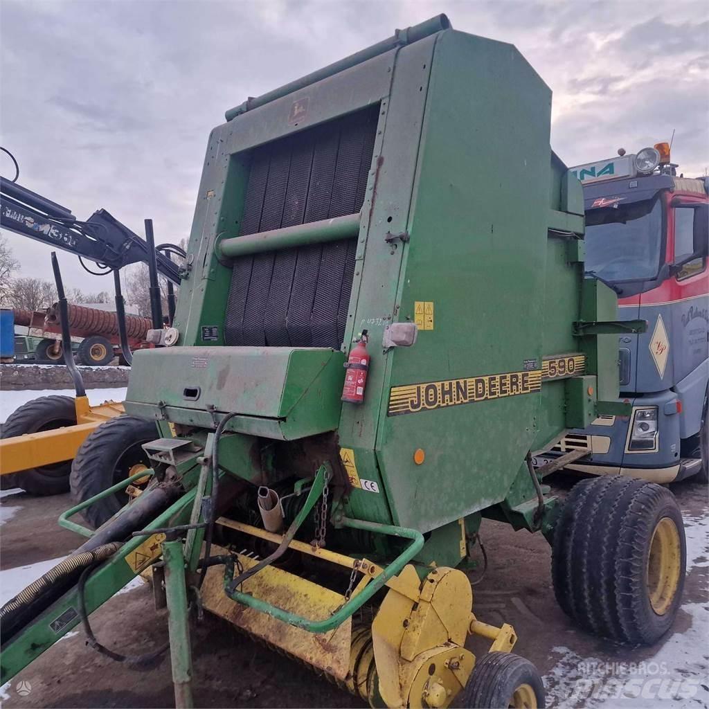 John Deere 590 Prasy zwijające