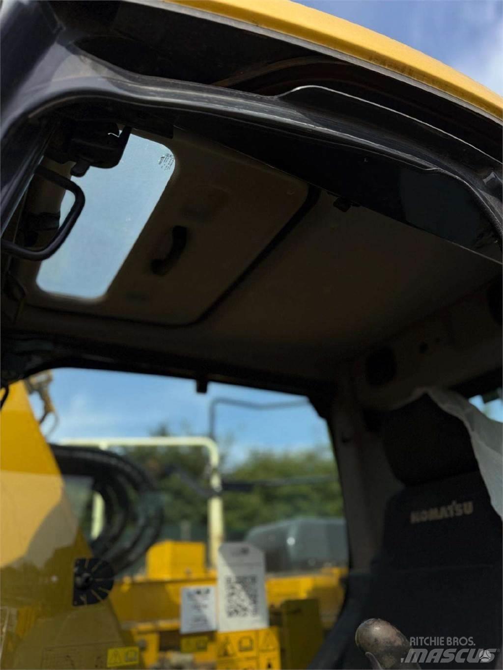 Komatsu PC138US Koparki gąsienicowe