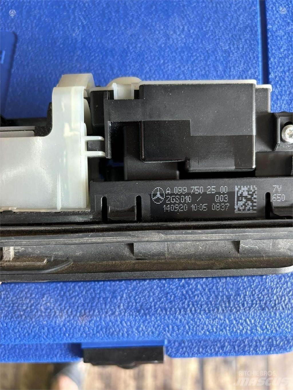 Mercedes-Benz  Maszyny budowlane - Inne