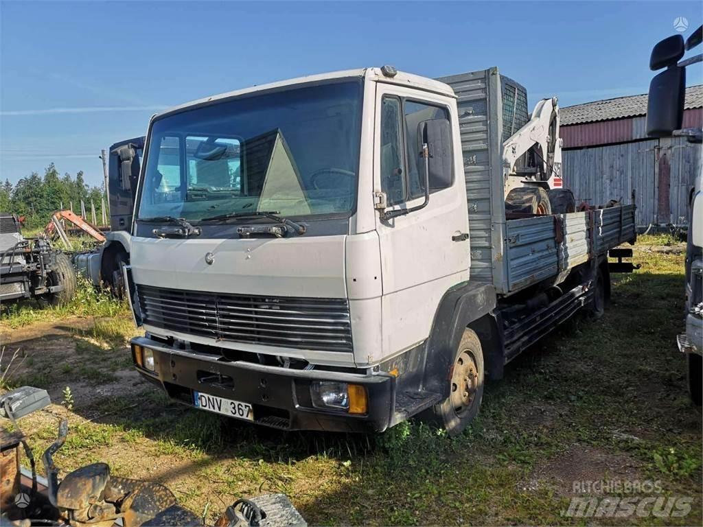 Mercedes-Benz 809 Ciężarówki typu Platforma / Skrzynia